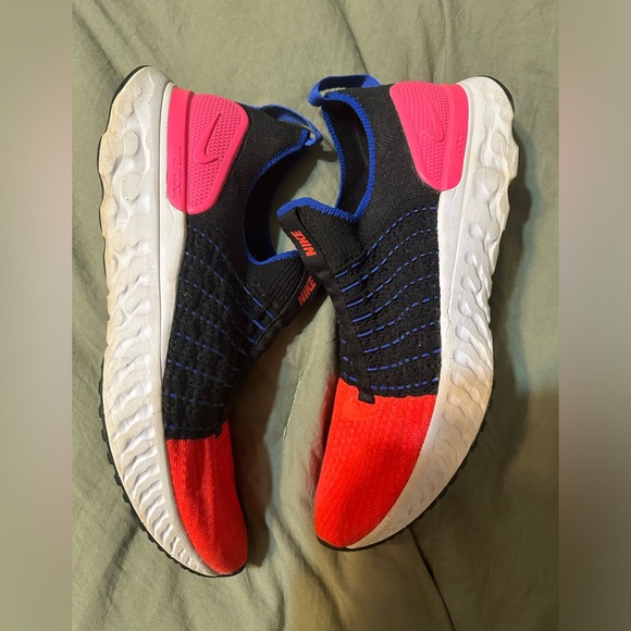 COLORFUL WOMEN’S NIKE REACTS SIZE 10 - Picture 4 of 4